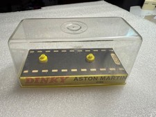 BOITE VIDE de l'ASTON MARTIN DB6 DINKY TOYS ref 153  EN TRES BEL ETAT