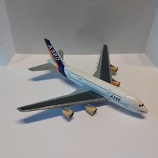 AVION  miniature  15 cm  A380