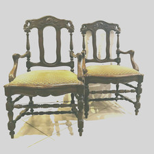 paire de fauteuils flamant en chêne massif finement sculpté .XIX siècle.