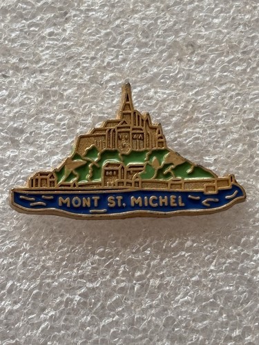 Pin lieu mont - lieu, saint