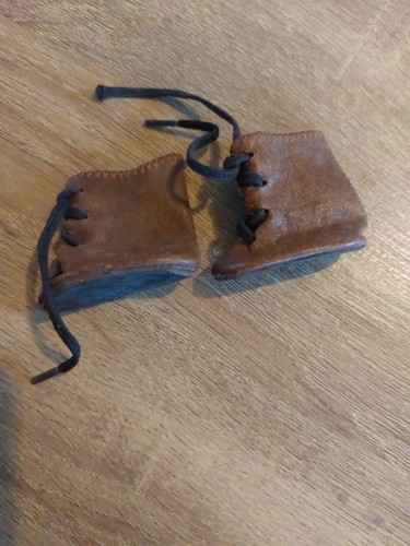 Bottines poupée ancienne