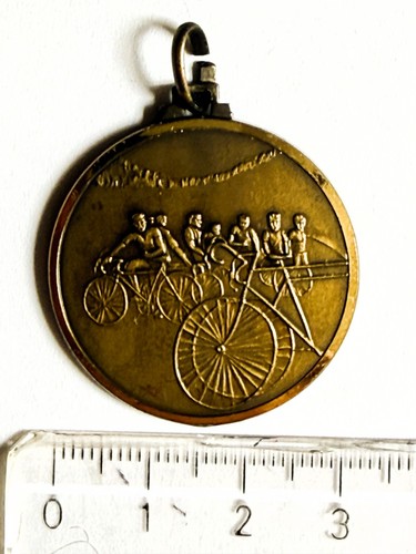 Médaille pendentif vintage - /,