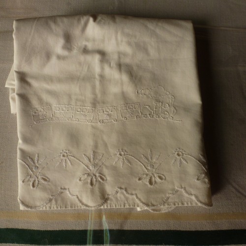 Très beau drap brodé main - drap, en