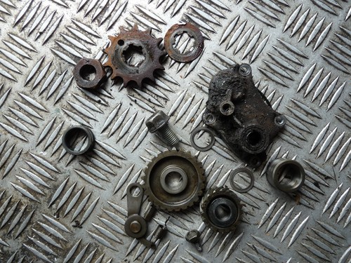 Lot pieces bas moteur - de,