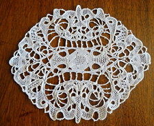 Napperon XIXe en dentelle de