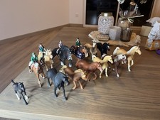 🐴 17 Figurines Schleich – 12 chevaux, 1 poulain et 4 personnages