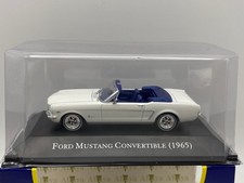 * Ford Mustang Convertible 1965 1:43 Ixo Altaya voiture miniature