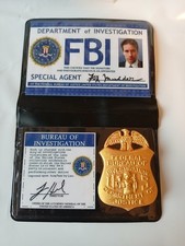 X-Files Badge Fox mulder avec badge FBI résine The X-files Mulder card replica
