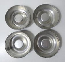 4 anciens moules à gateau