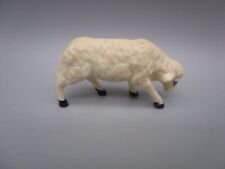 Figurine ancienne en plastique