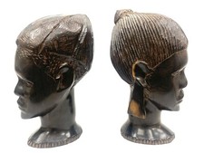 JOLIE PAIRE DE STATUES