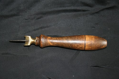 Ouvre boîte ancien - ouvre-boîte,