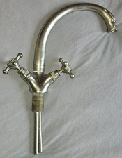 Ancien robinet " col de cygne