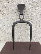 Ancien croc de jardinage / Fer