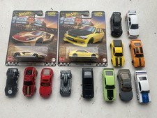Lot 14 voitures Hot Wheels