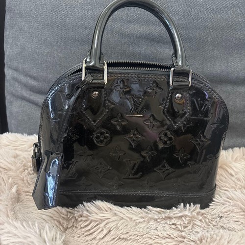 Louis vuitton hand bag 945616 - louis,