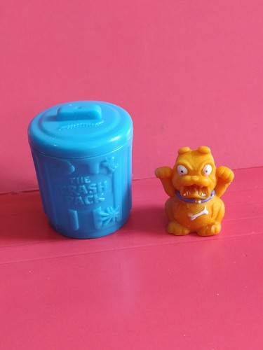Figurine poubelle bleues the - figurine:,