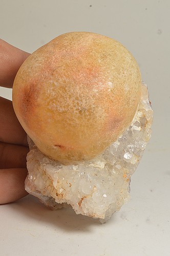 Fluorite boule sur quartz - fluorite,