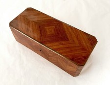 Boîte à gants marqueterie