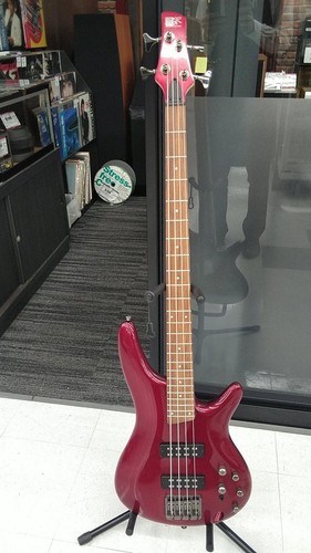 Guitare basse électrique