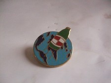 PINS BOISSON ALCOOL  BIERE KRONENBOURG  BOUTEILLE PLANETE  TERRE