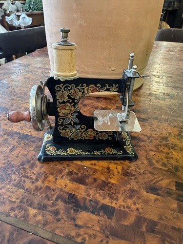Ancienne mini machine - , à