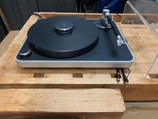 Clearaudio Concept Turntable with Dustcover and Concept V2 MM Cartridge