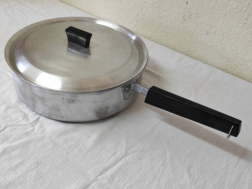 Ancienne casserole sauteuse - ancienne,