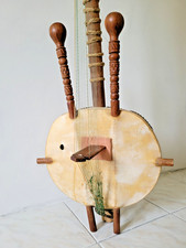 KORA. HARPE AFRICAINE. GUITARE