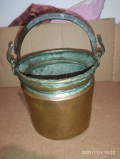 Seau en cuivre ancien avec