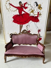 Canapé de style ancien pour