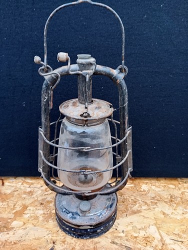 Ancienne lampe pétrole - à,