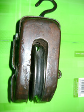ANCIENNE POULIE DE BATEAU EN