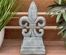 Statuette en pierre lys