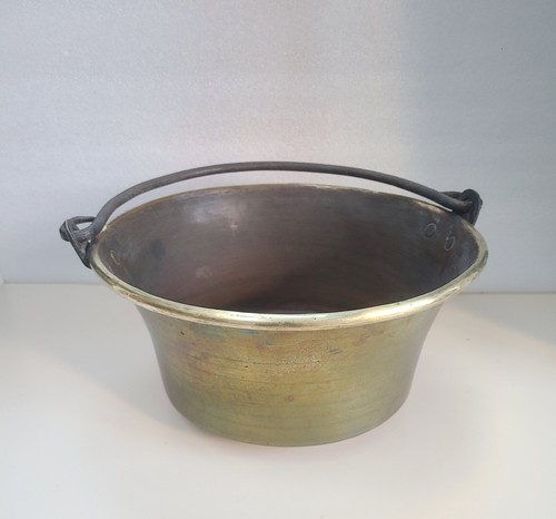 Chaudron ancien grande - .,