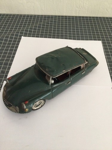 Ancienne voiture citroën - voiture, ds