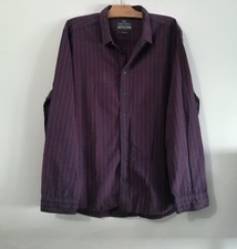 Chemise bleue et bordeaux