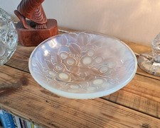 Superbe coupe ou centre de table de Andre Hunebelle en verre opalescent modèle B