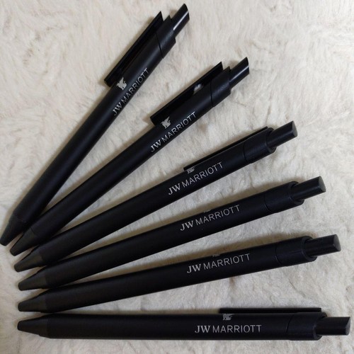 Titre jeu 6 stylos à - de,