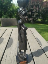 Art Africain. Statuette/Sculpture d une femme congolaise En bois d'ébène sculpté
