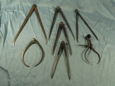 7 anciens compas de menuisier