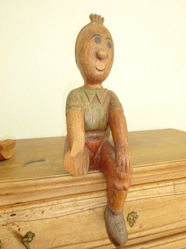 Tintin assis bois poser - tintin,