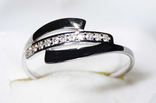 Bague en argent - ---,