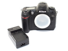 Nikon D70S 6.1MP Digital SLR Camera Body Only + Charger + 2Gb card