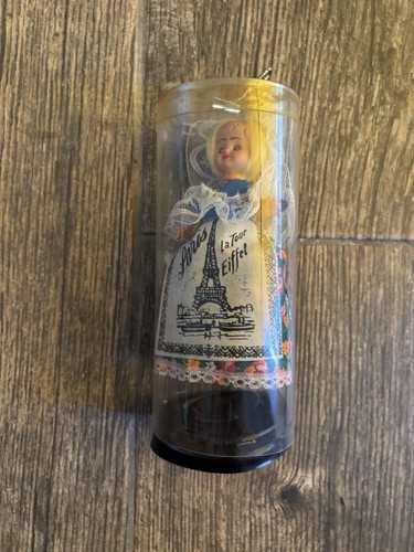 Ancienne poupée souvenir