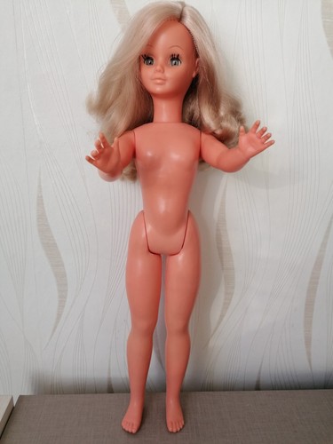 Très jolie poupée betsie - jolie,