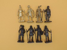 KINDER SURPRISE - 8 Figurines