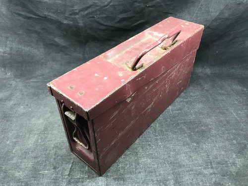 Ancienne caisse munitions - ancienne, à