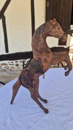Cheval cabré décoratif