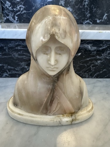 Buste sculpture femme voilée